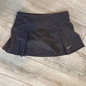 Nike gray tennis skirt